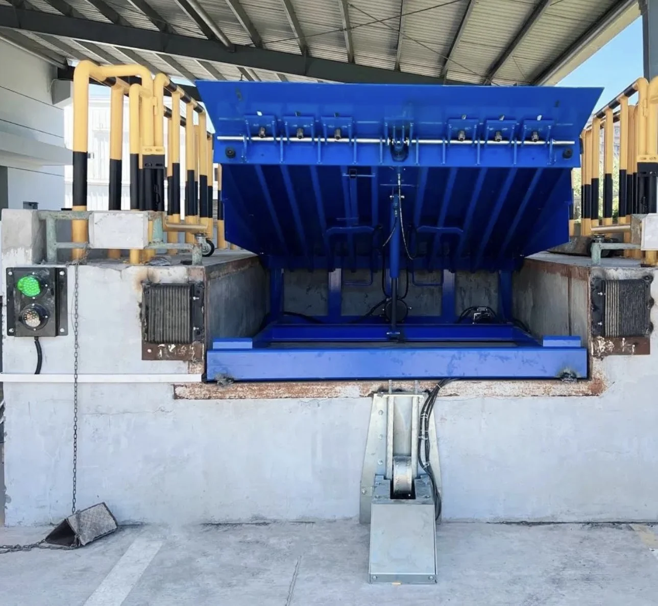 Loading Dock Systems & Equipment — image 3
