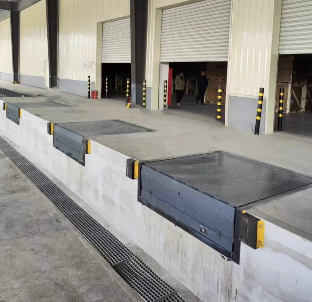 Loading Dock Systems & Equipment — image 5