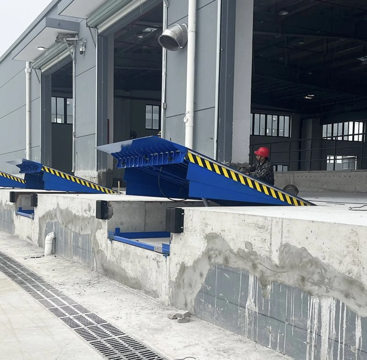 Loading Dock Systems & Equipment — image 4